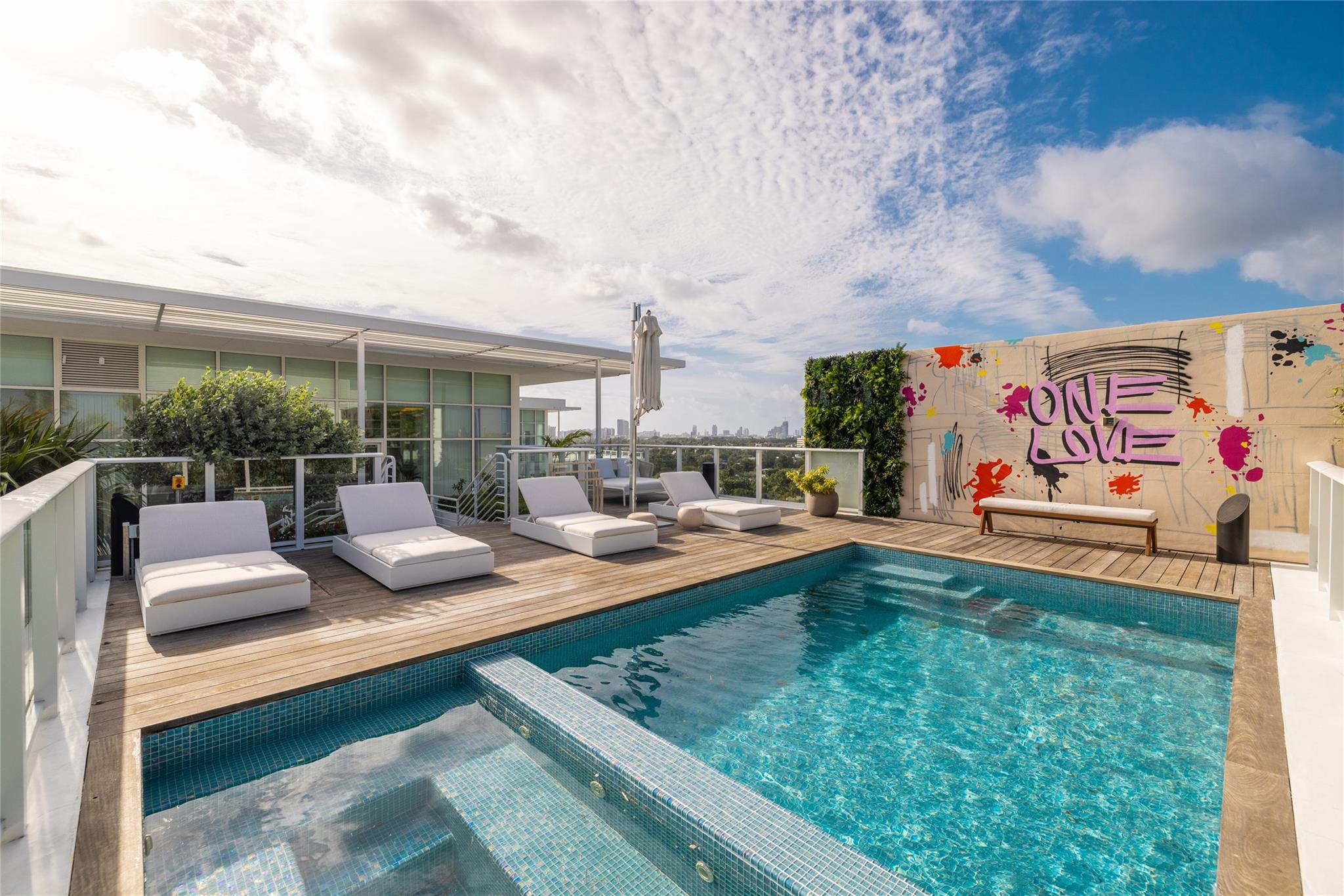 Ritz Carlton Residences - Residential