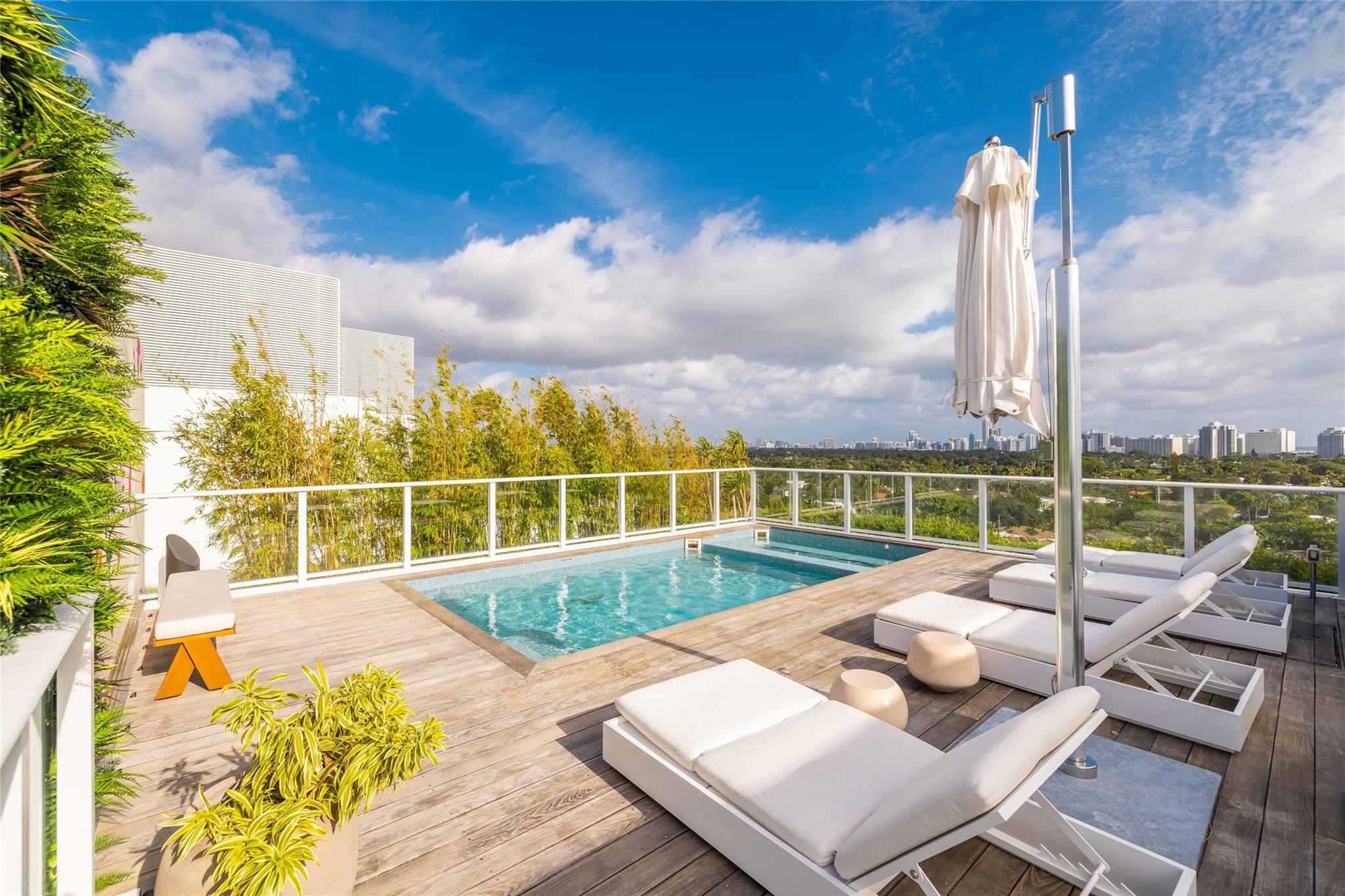 Ritz Carlton Residences - Residential