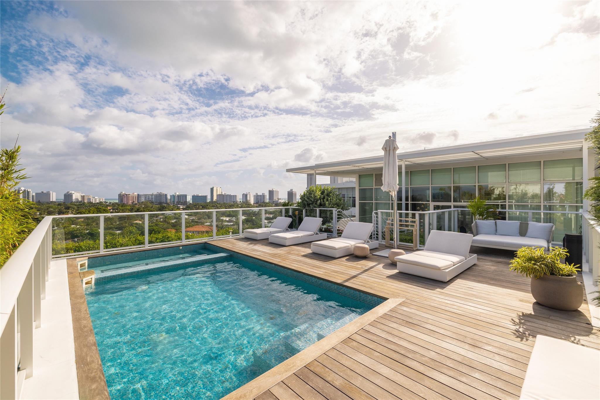 Ritz Carlton Residences - Residential