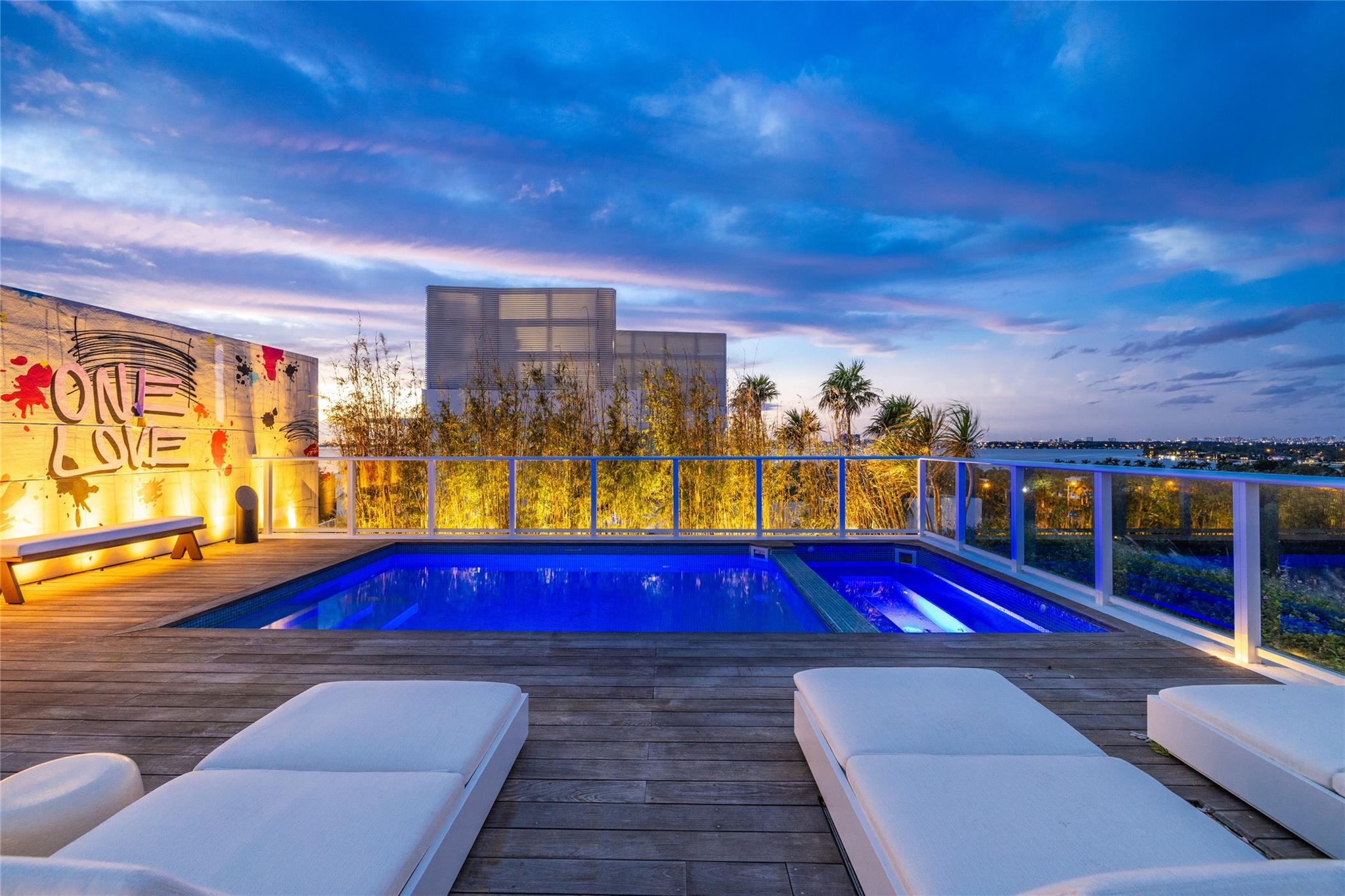 Ritz Carlton Residences - Residential