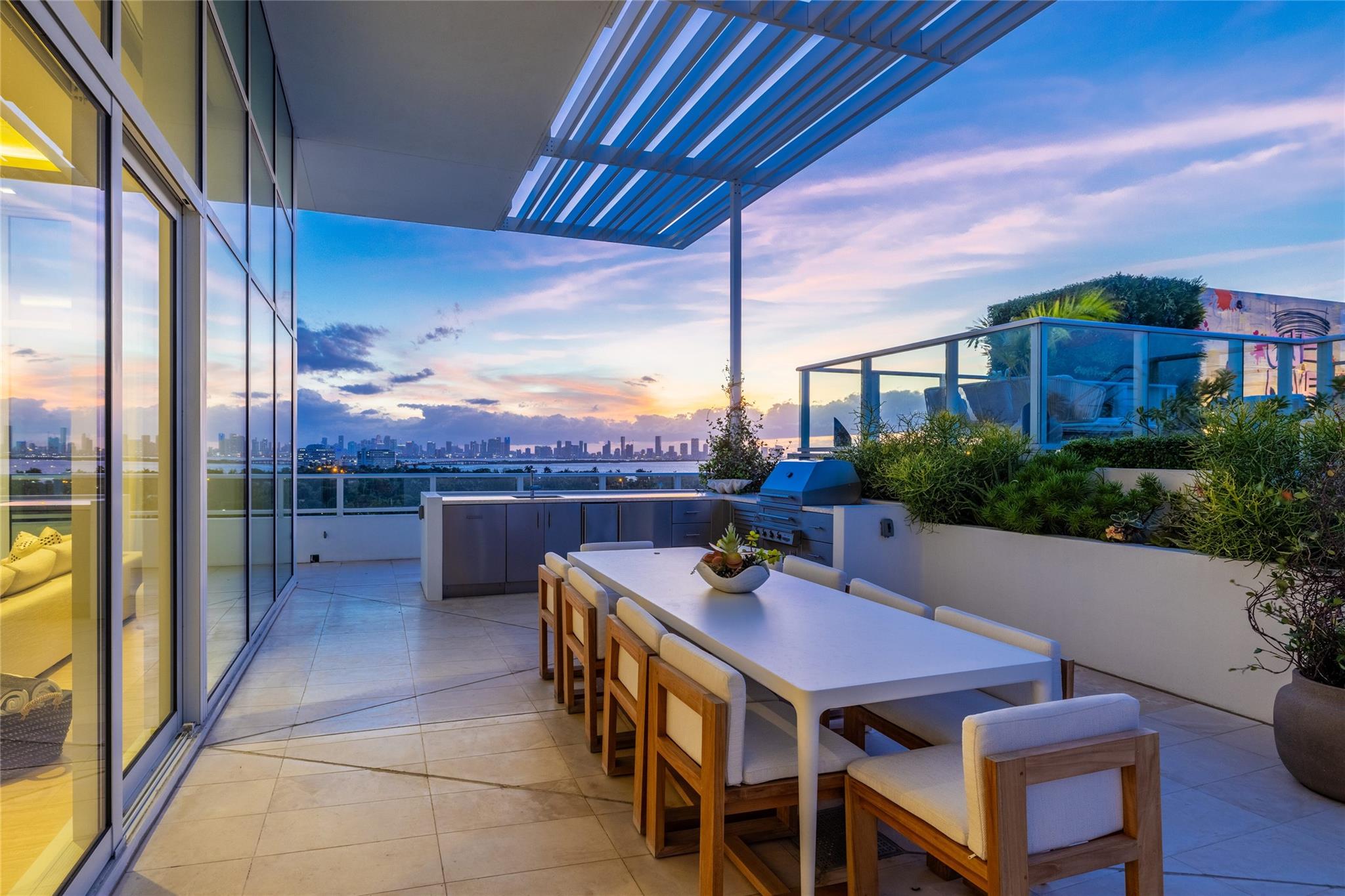 Ritz Carlton Residences - Residential