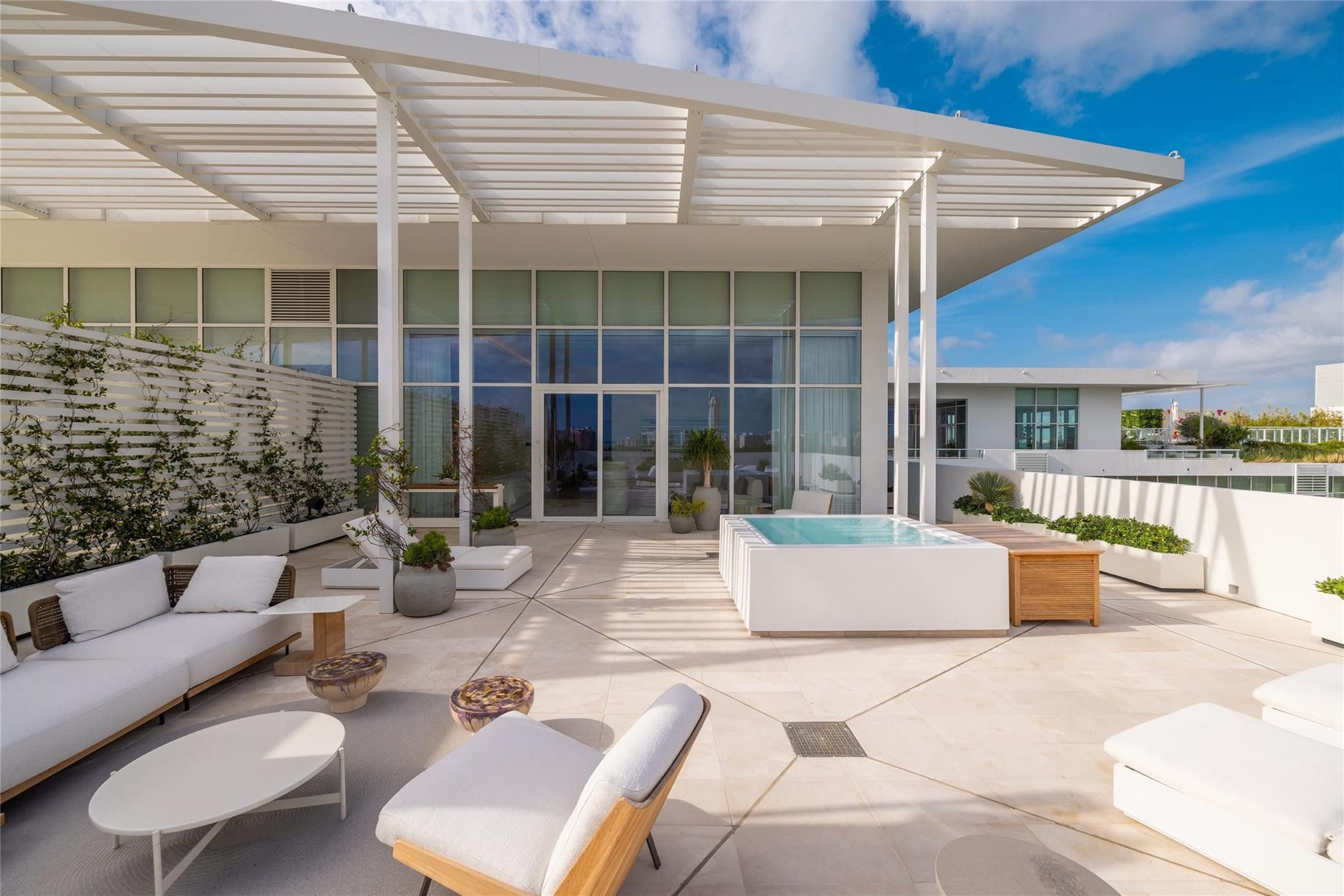 Ritz Carlton Residences - Residential