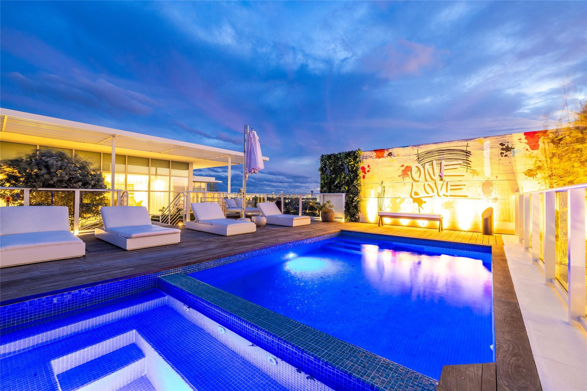 Ritz Carlton Residences - Residential