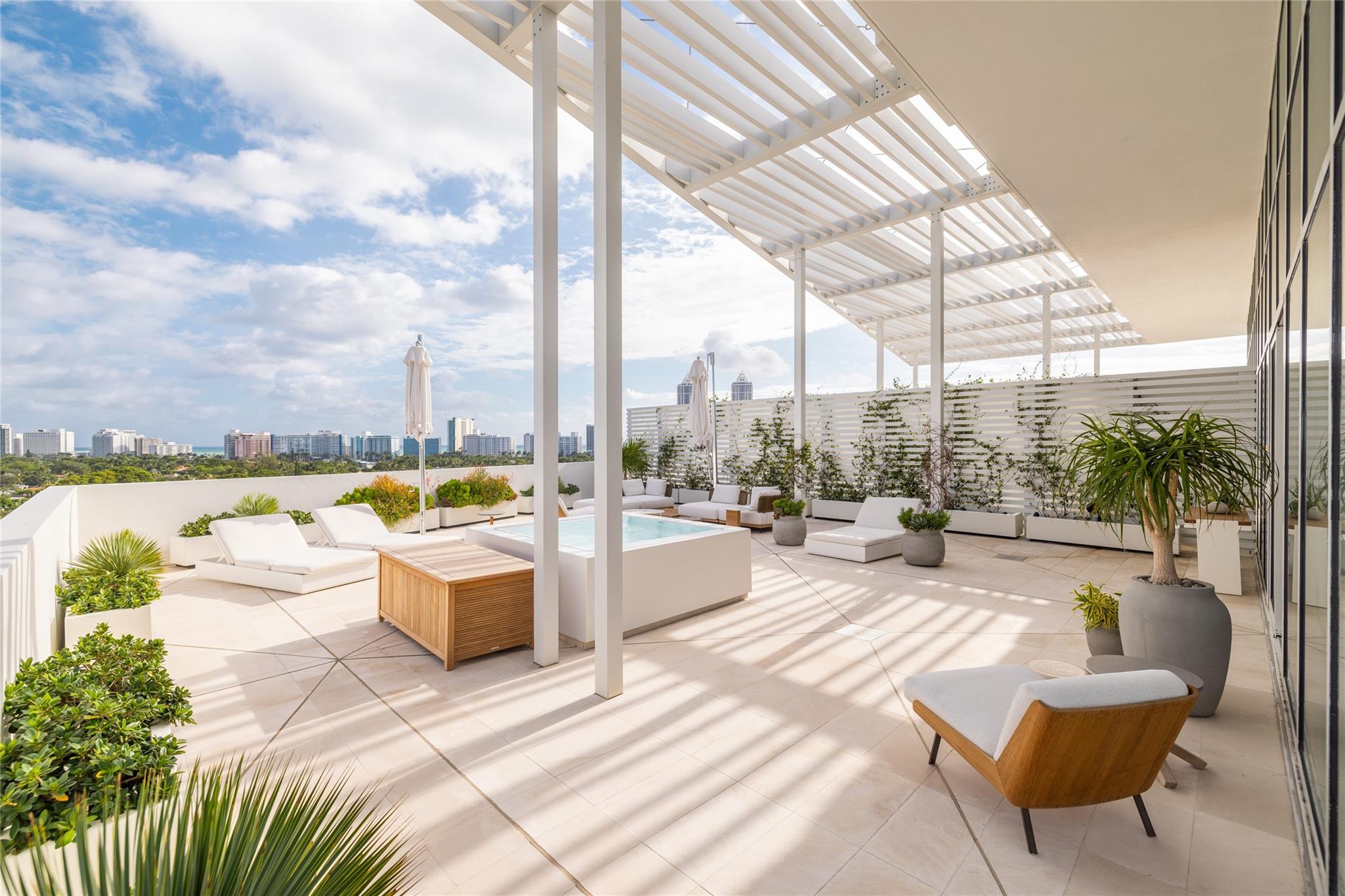 Ritz Carlton Residences - Residential