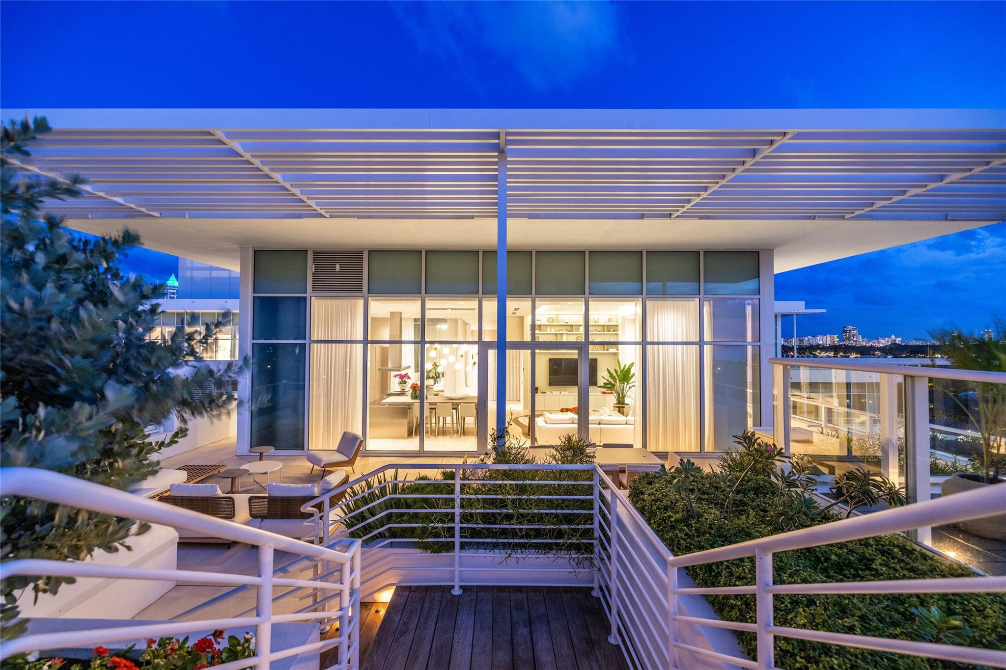 Ritz Carlton Residences - Residential