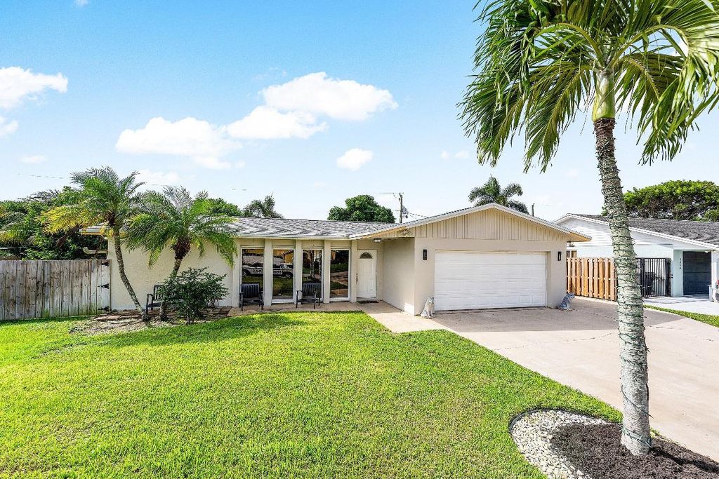 Photo of 7536 Cocoanut Drive, Lake Worth, FL 33467 (MLS # R11128856)