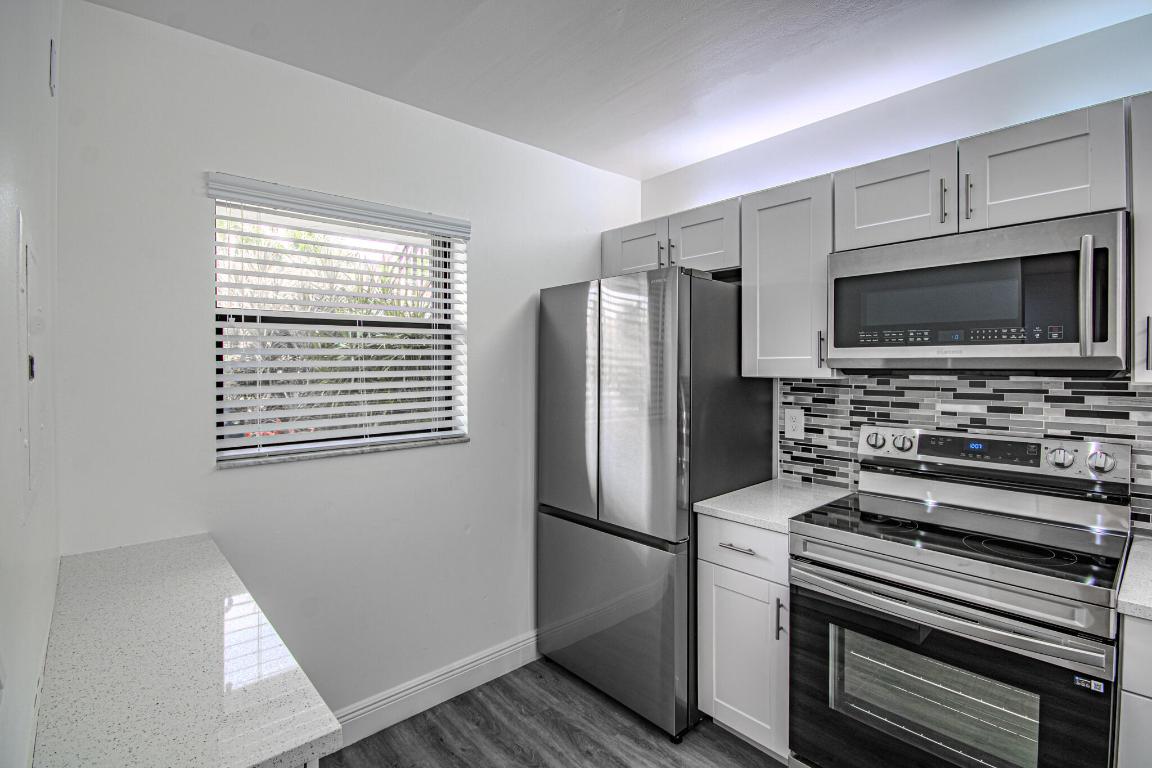 LUCERNE LAKES GOLF COLONY CONDOS 1 THRU 12 AND 14 - Residential