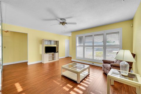 2403 Emerson Cir Hollywood FL 33021