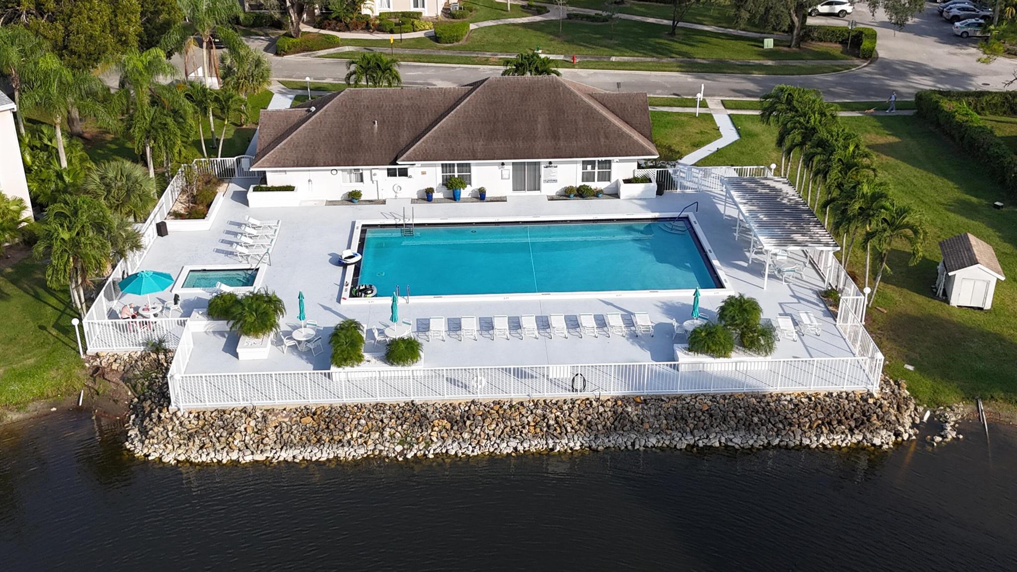 PINE RIDGE AT DELRAY BEAC - Residential