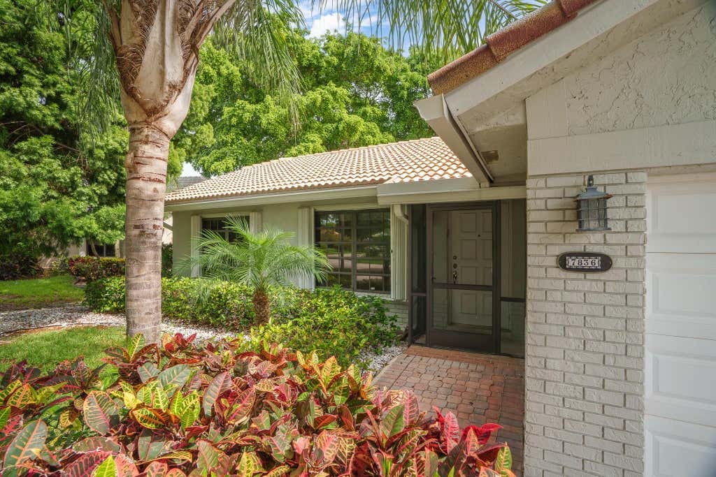 Photo of 7836 Cloverfield Circle, Boca Raton, FL 33433 (MLS # F10507556)