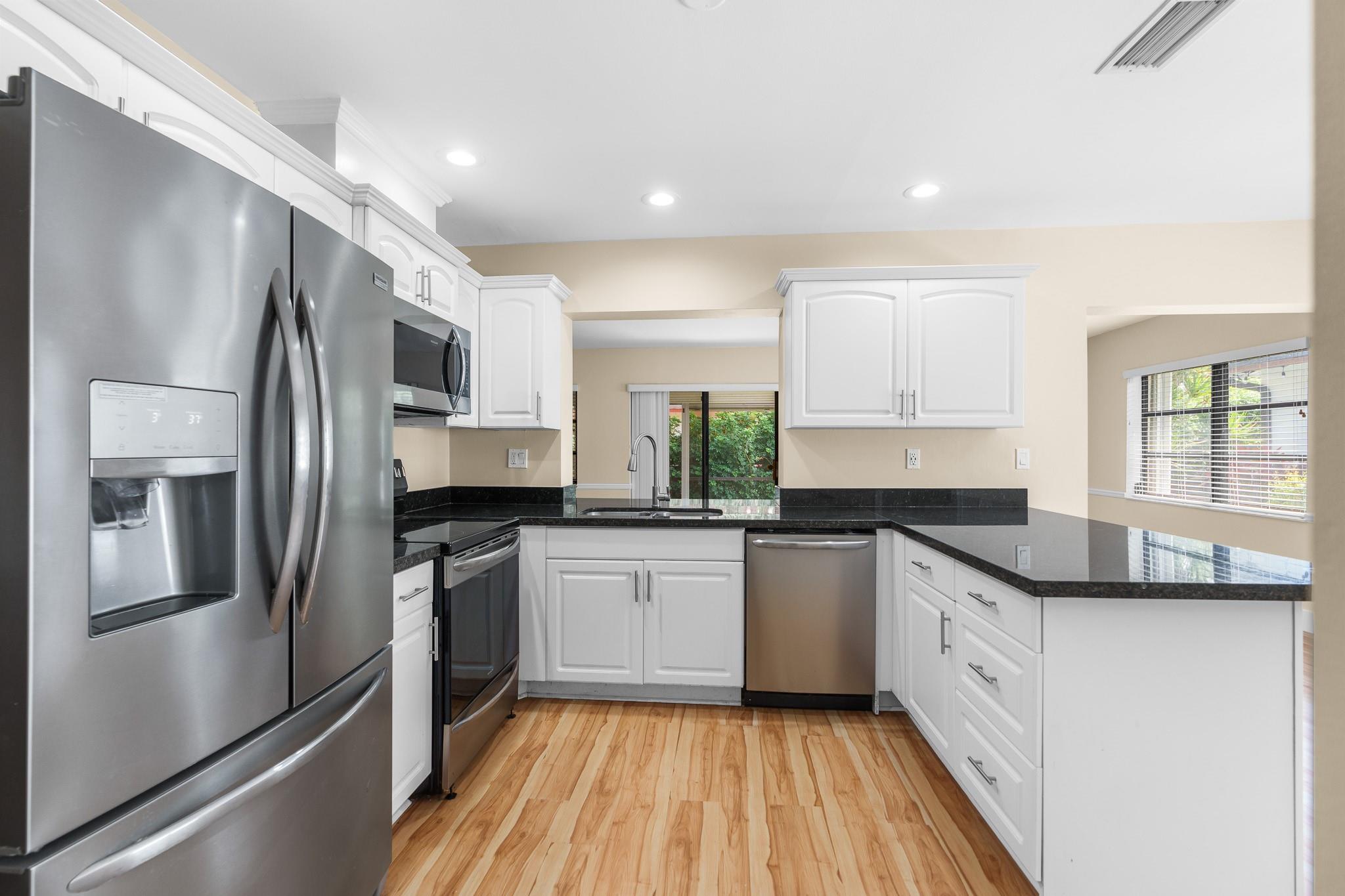 7836 Cloverfield Cir