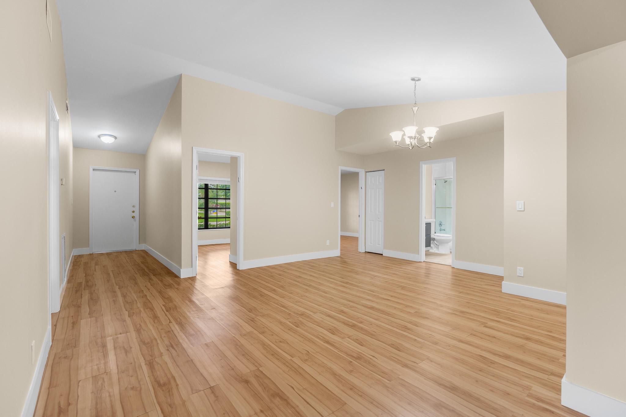 7836 Cloverfield Cir