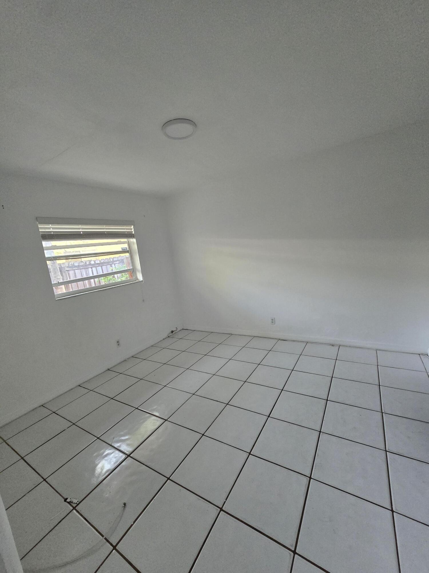 HOLLY HEIGHTS - Residential Lease