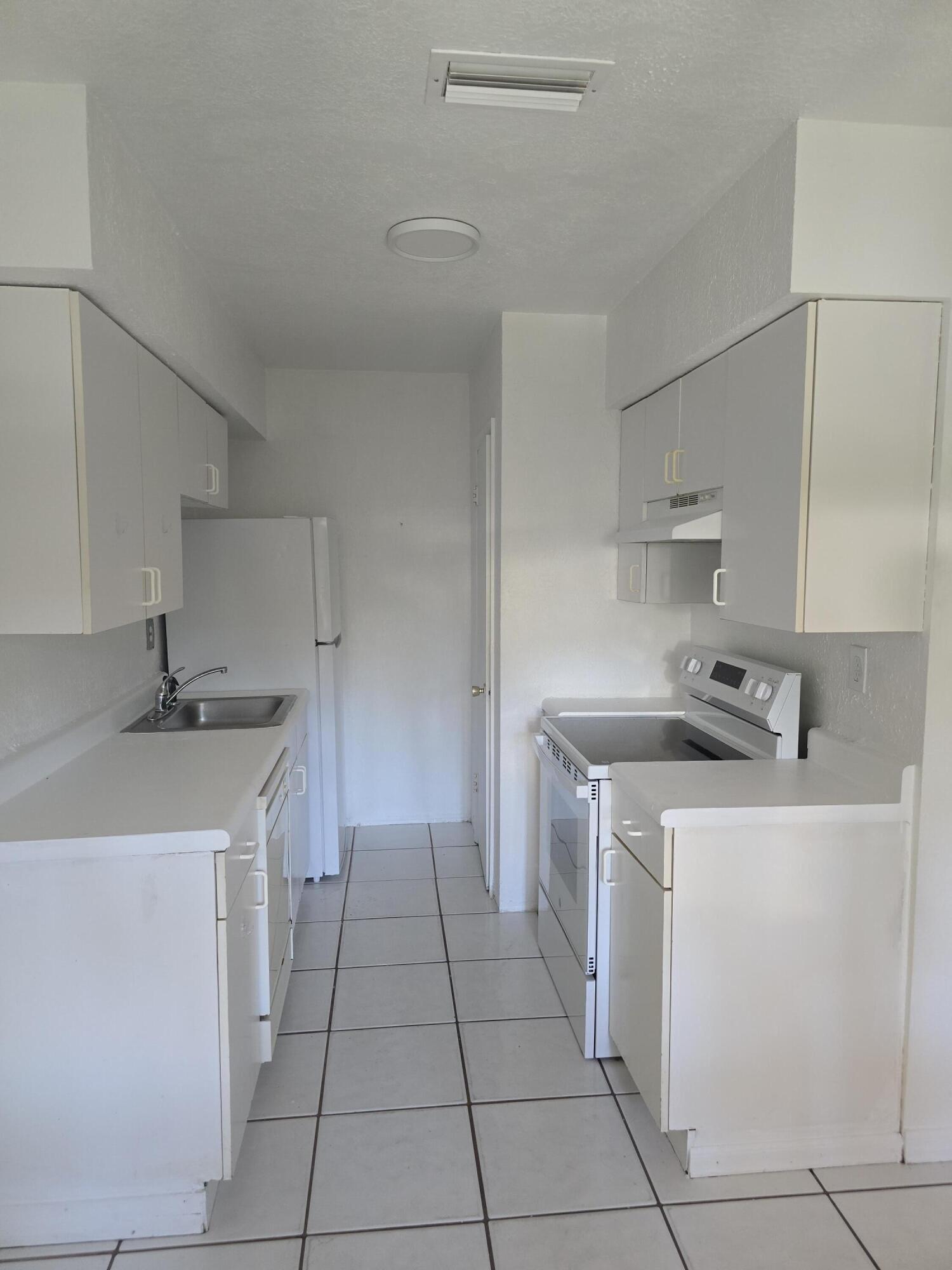 HOLLY HEIGHTS - Residential Lease