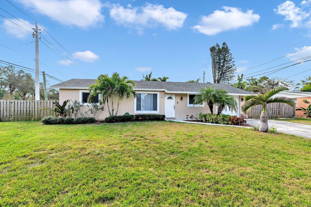 Photo of 5768 Sullivan Road, Jupiter, FL 33458 (MLS # R11018569)