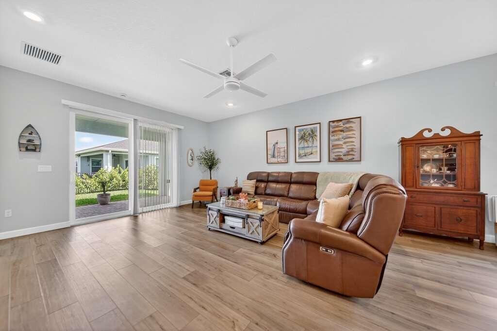 REPLAT OF VERANDA PRESERVE EAST - Residential