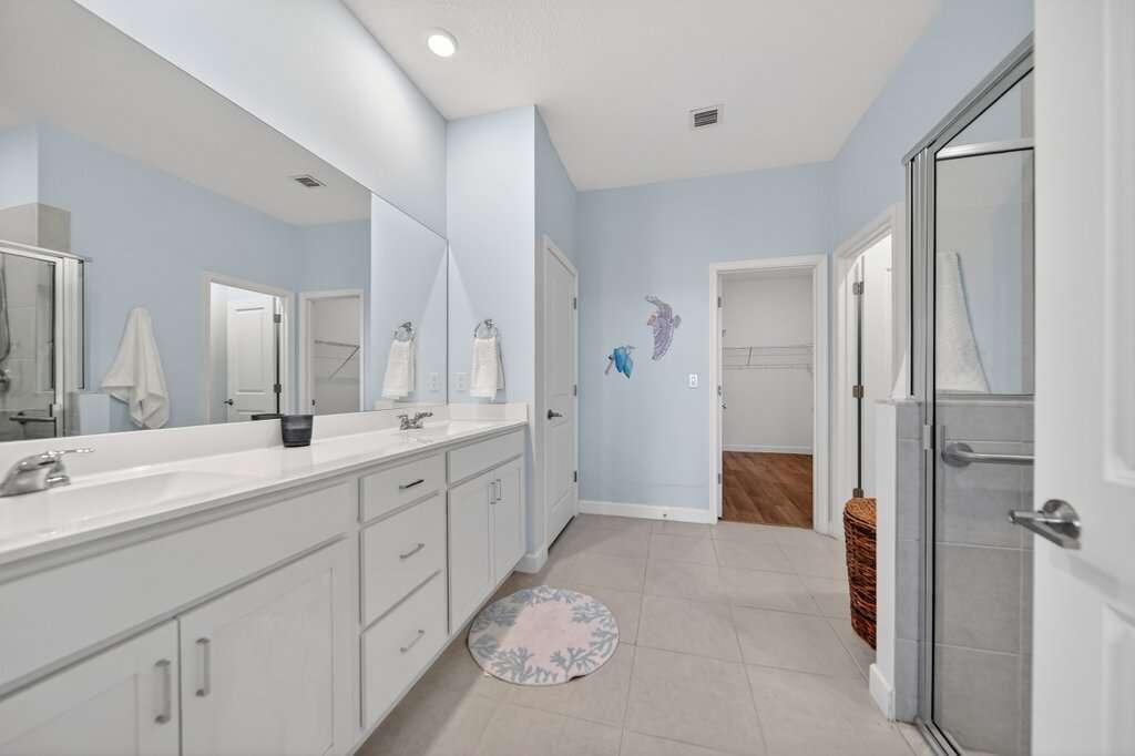 REPLAT OF VERANDA PRESERVE EAST - Residential