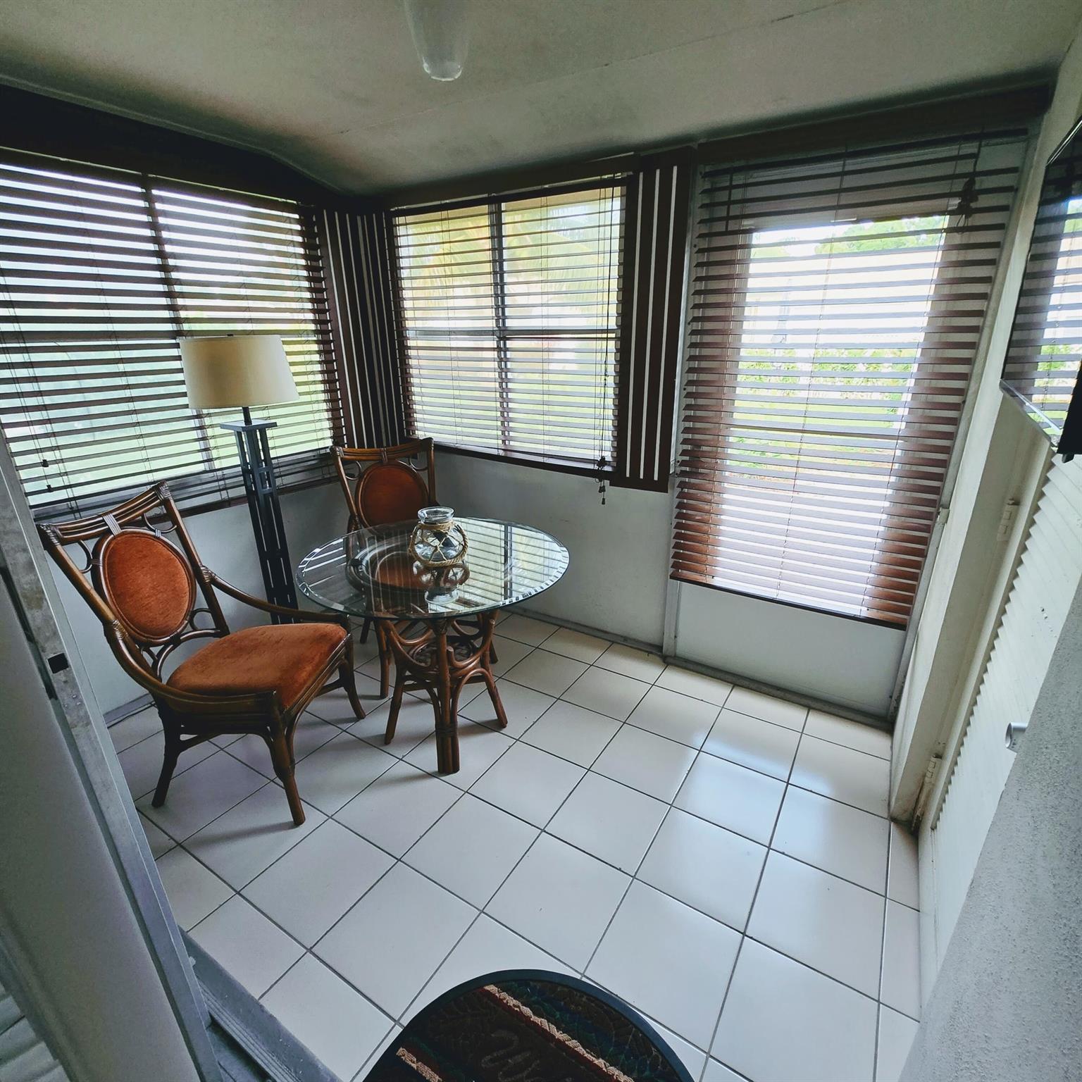 CRESTHAVEN VILLAS 17 COND - Residential Lease