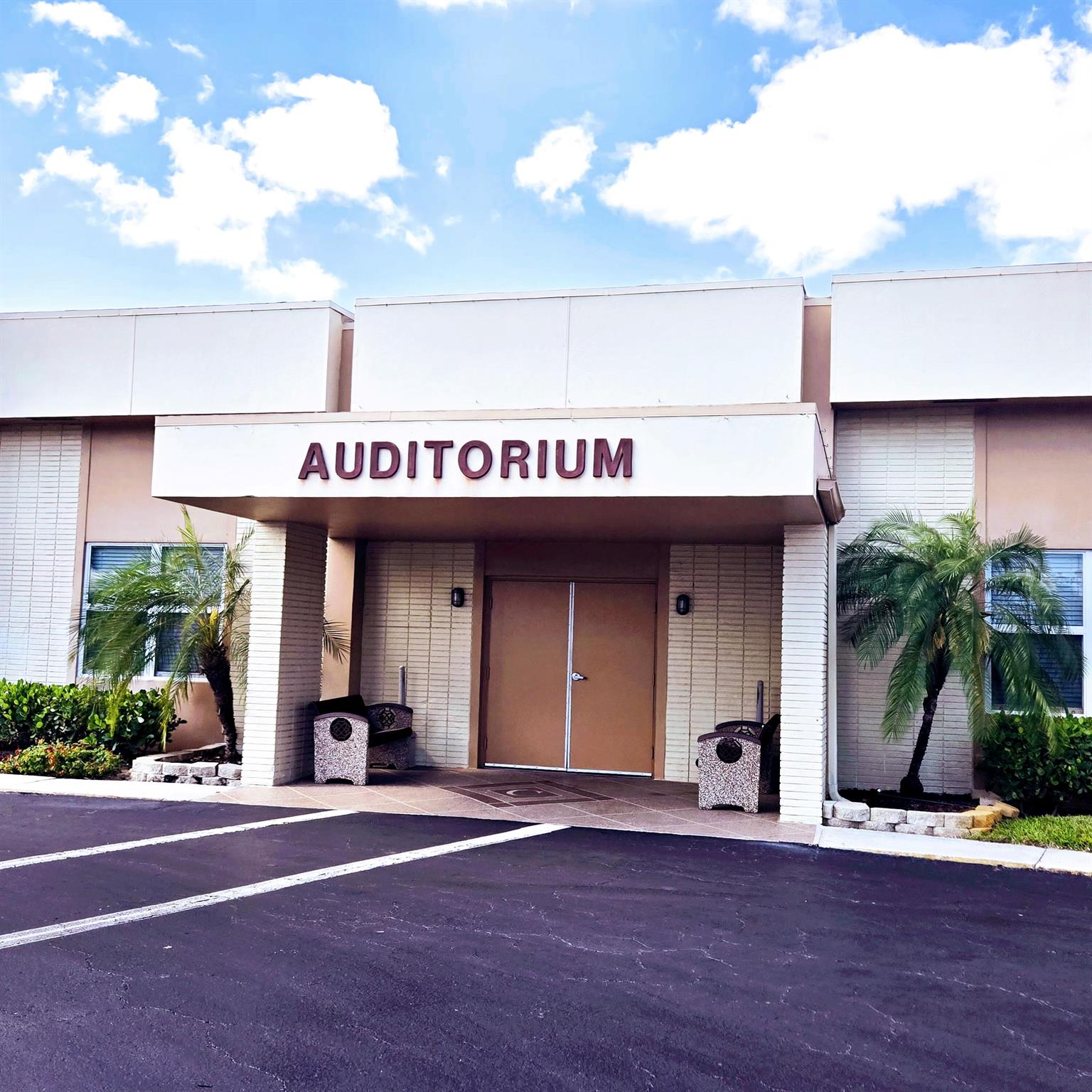 CRESTHAVEN VILLAS 17 COND - Residential Lease