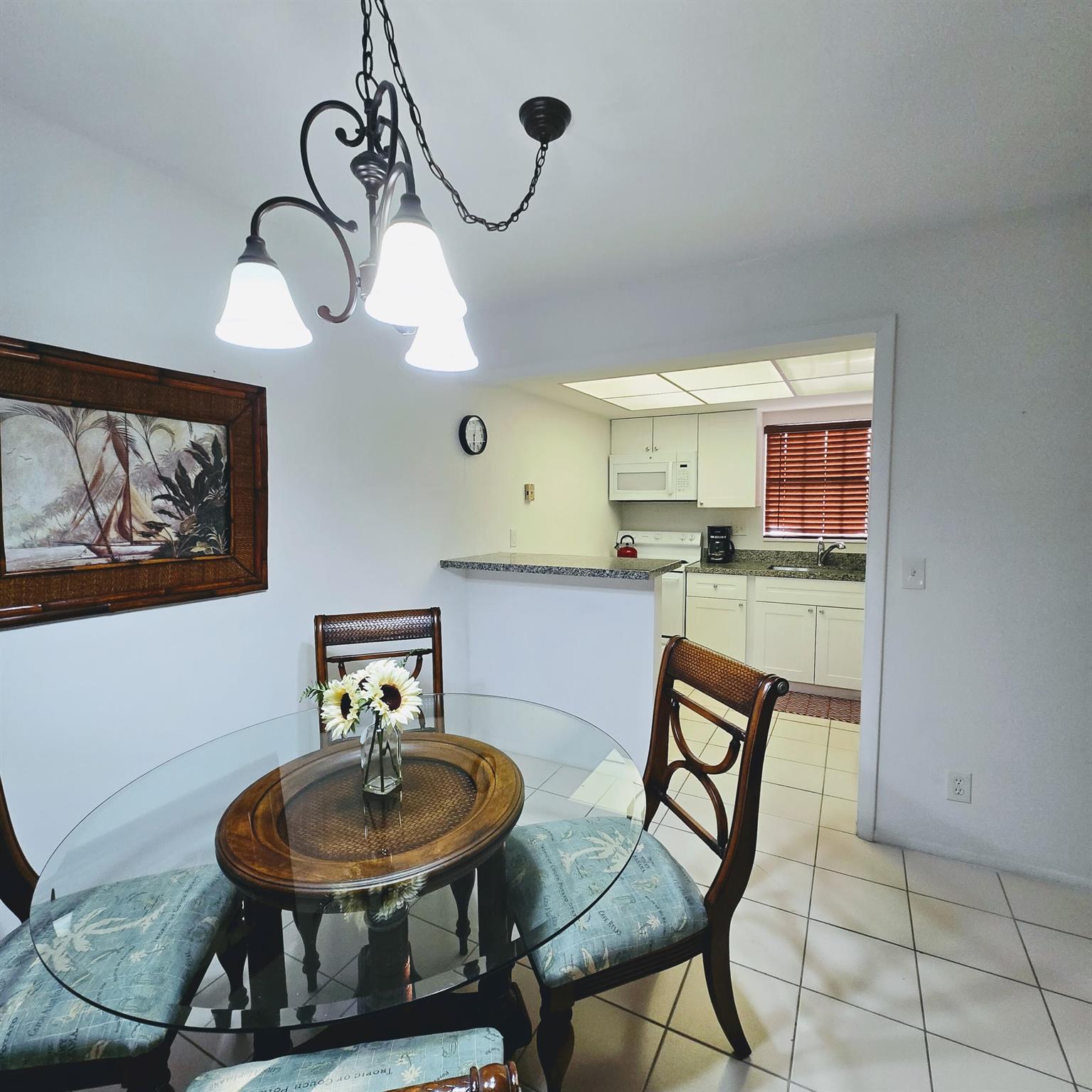 CRESTHAVEN VILLAS 17 COND - Residential Lease