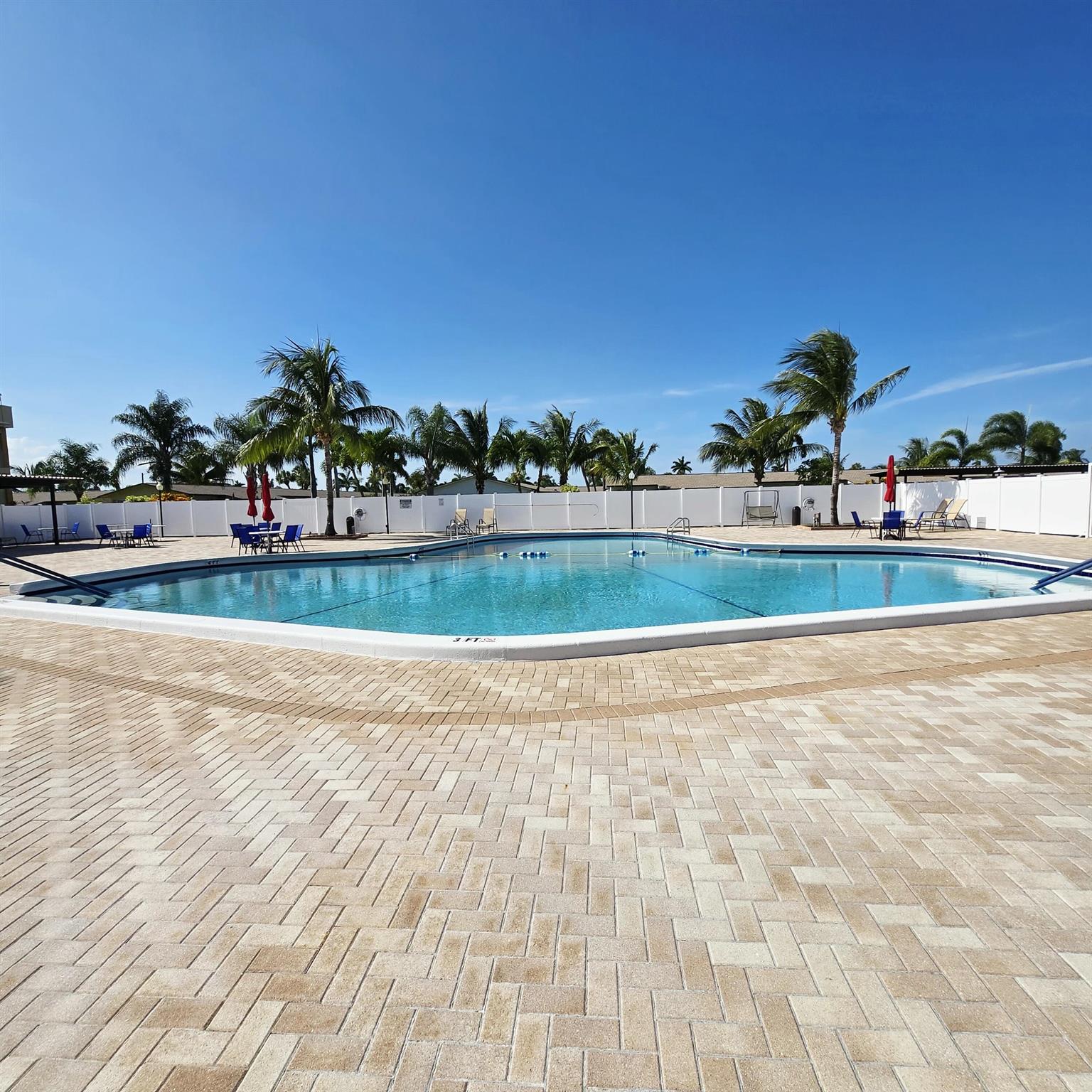 CRESTHAVEN VILLAS 17 COND - Residential Lease