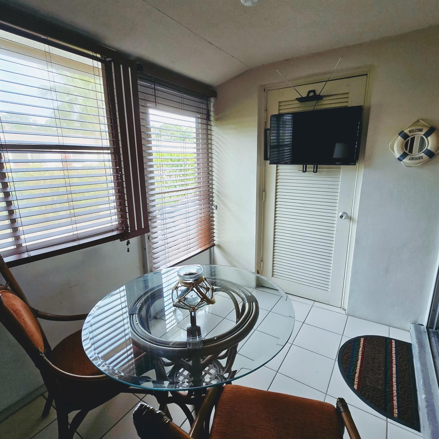 CRESTHAVEN VILLAS 17 COND - Residential Lease