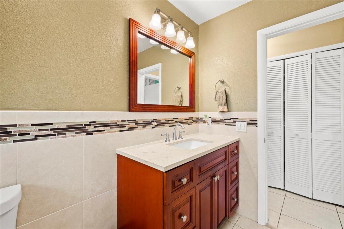 CORAL SPRINGS COUNTRY CLUB - Residential