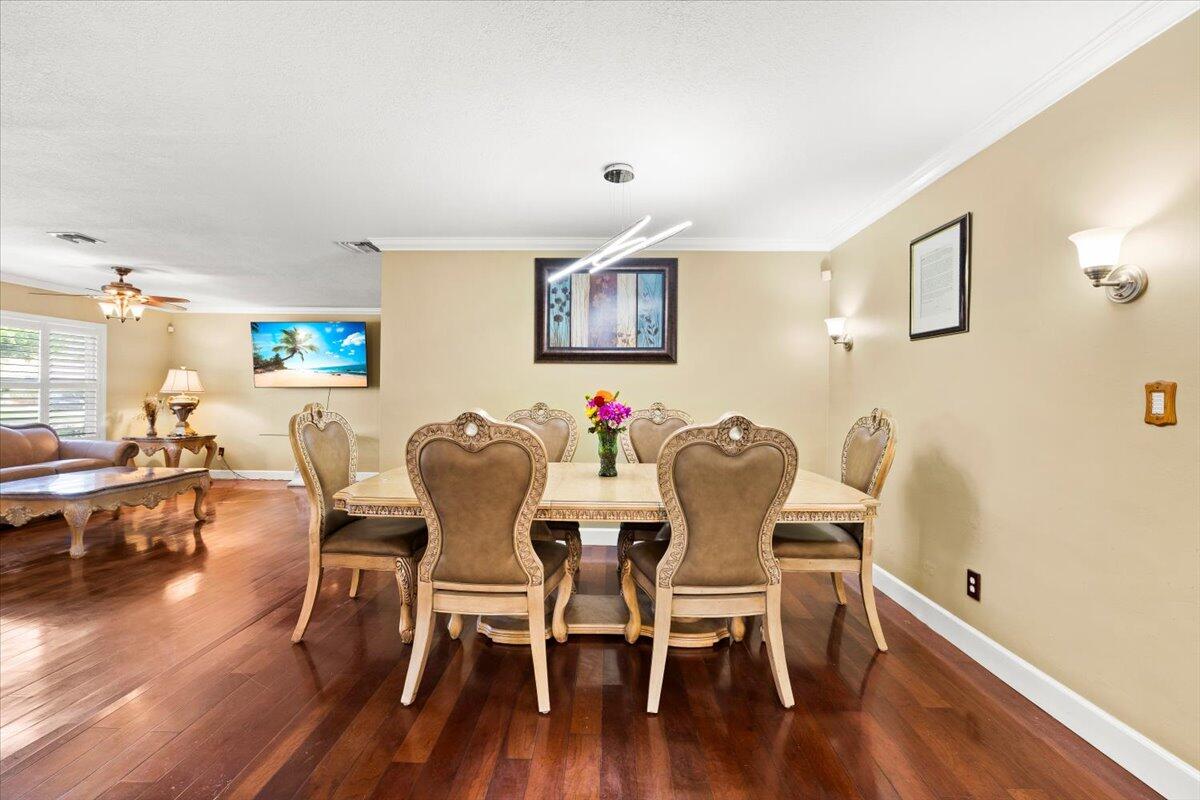 CORAL SPRINGS COUNTRY CLUB - Residential