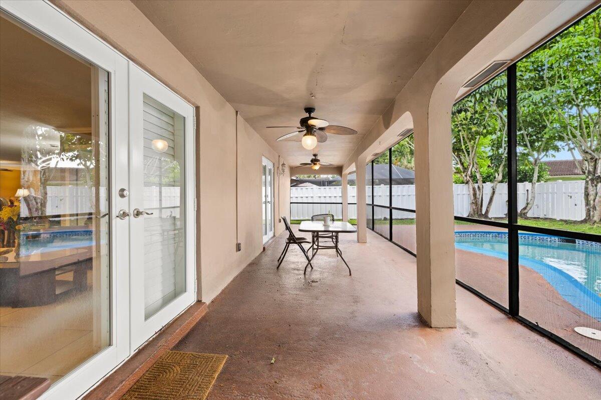 CORAL SPRINGS COUNTRY CLUB - Residential