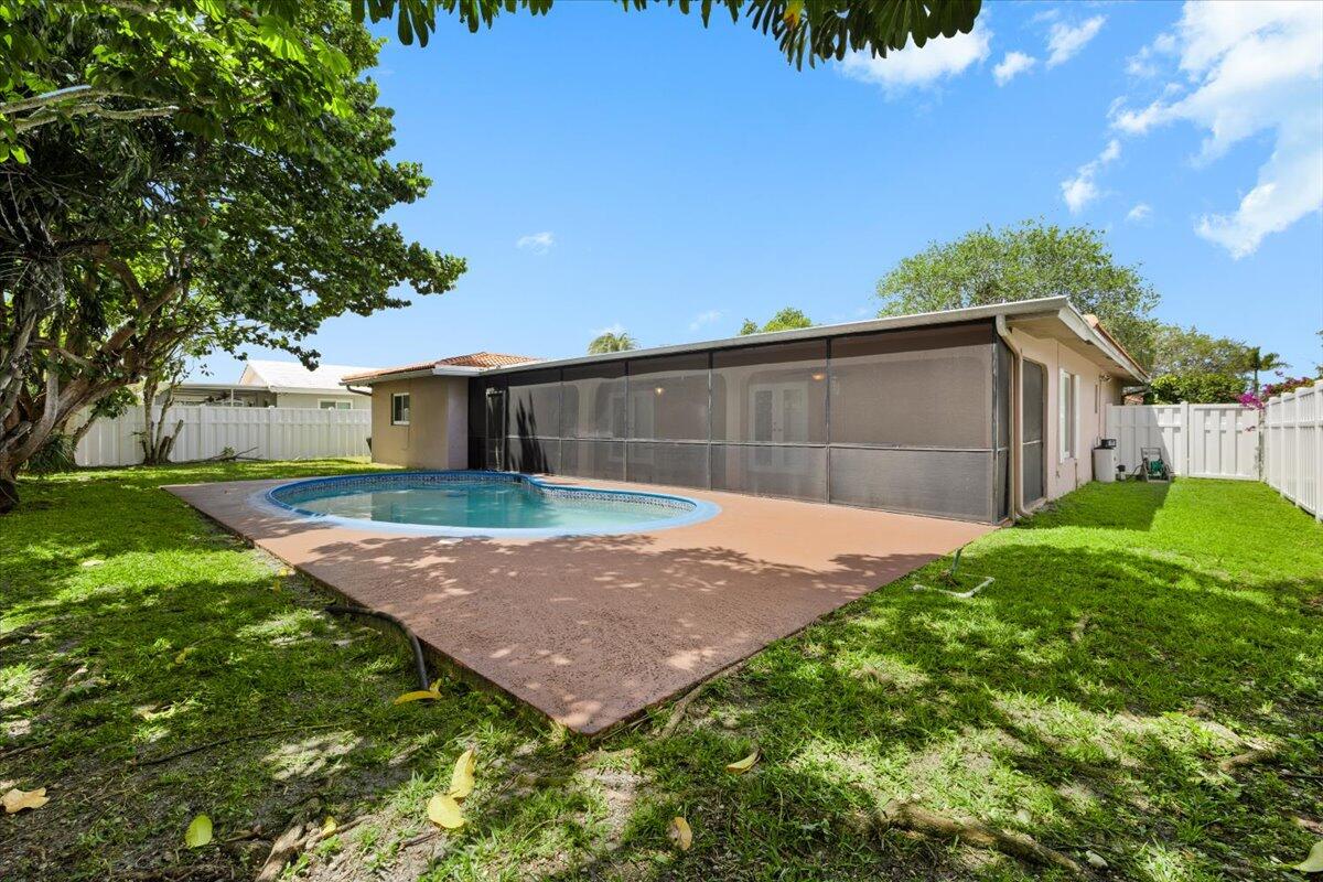 CORAL SPRINGS COUNTRY CLUB - Residential