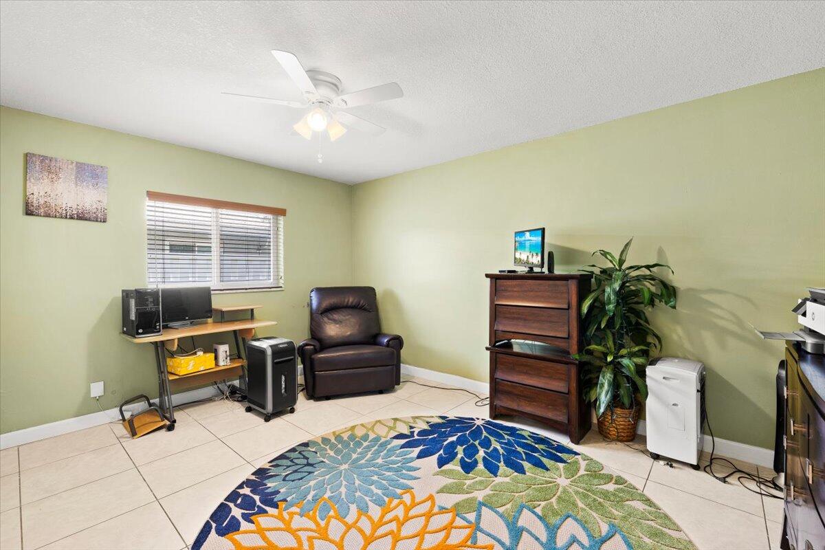 CORAL SPRINGS COUNTRY CLUB - Residential