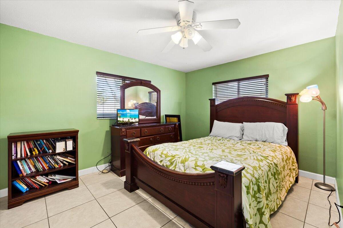 CORAL SPRINGS COUNTRY CLUB - Residential