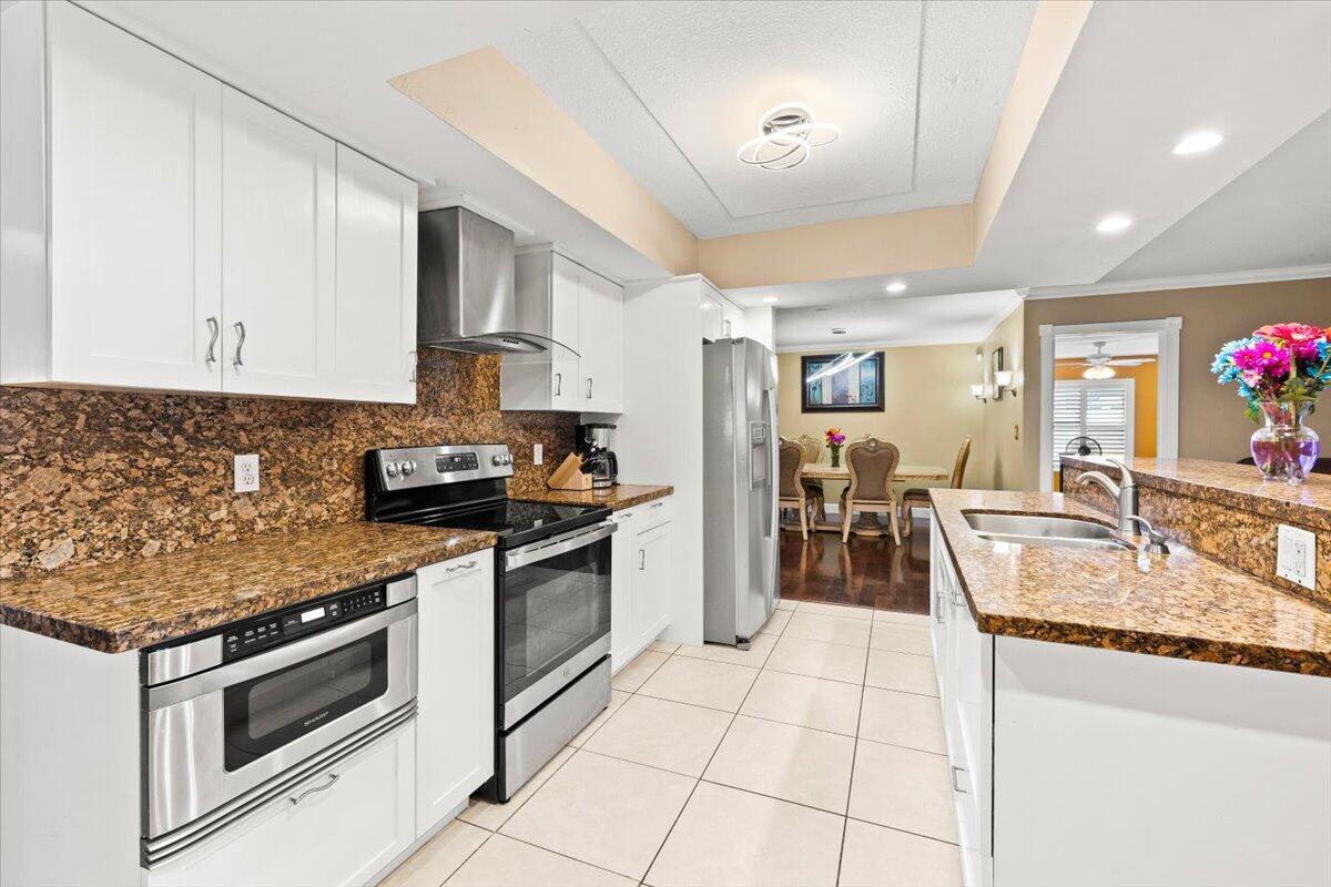 CORAL SPRINGS COUNTRY CLUB - Residential