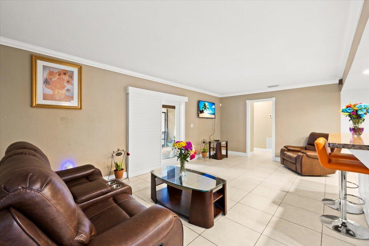 CORAL SPRINGS COUNTRY CLUB - Residential