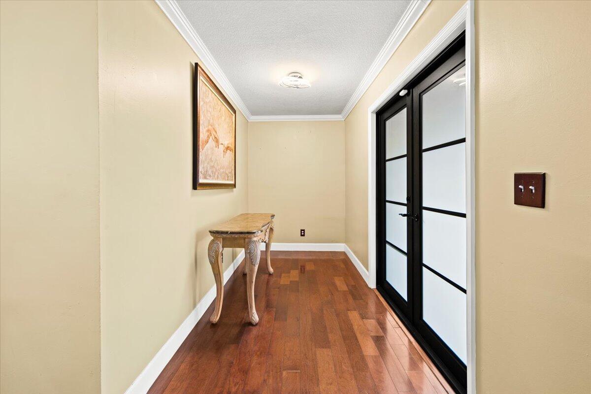 CORAL SPRINGS COUNTRY CLUB - Residential