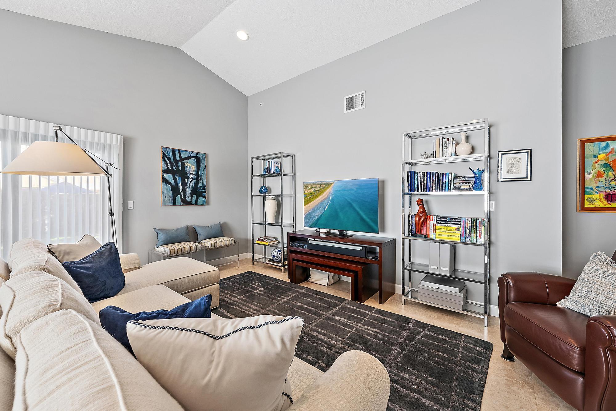 CRYSTAL POINTE PL 5 - Residential