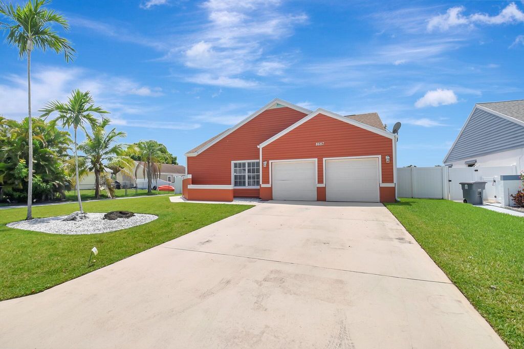 Photo of 8687 Spring Valley Drive, Boynton Beach, FL 33472 (MLS # R11094042)