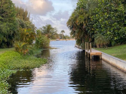 Tiny photo for 7500 W Lake Drive, Lake Clarke Shores, FL 33406 (MLS # B26009206)