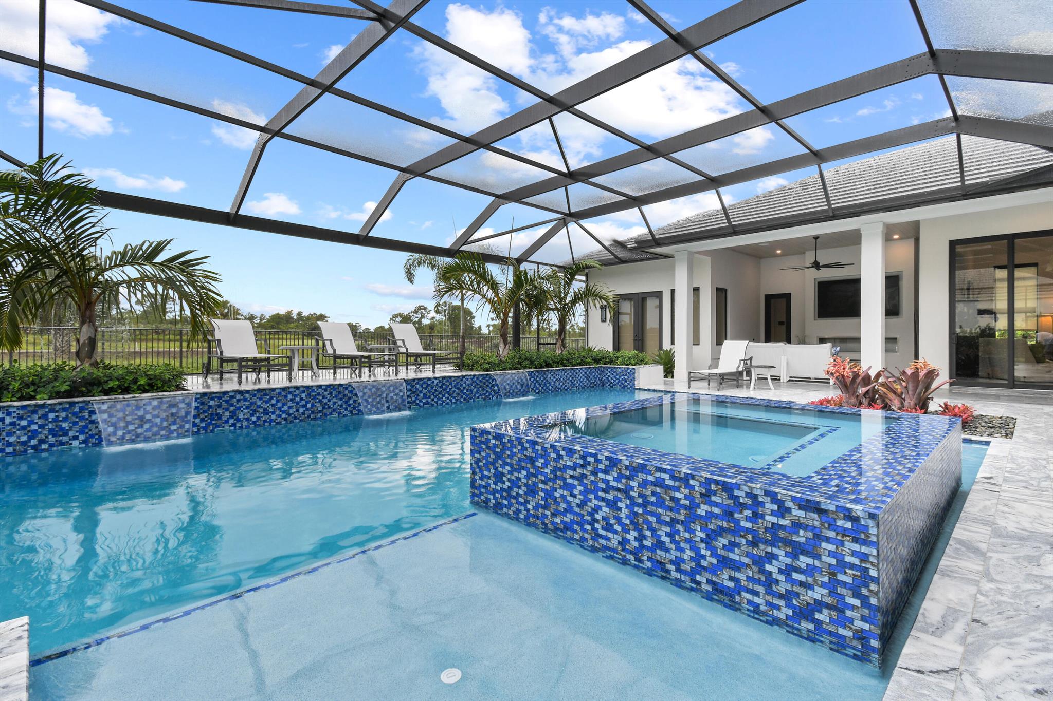 MEDALIST VILLAGE & REPLAT - Residential