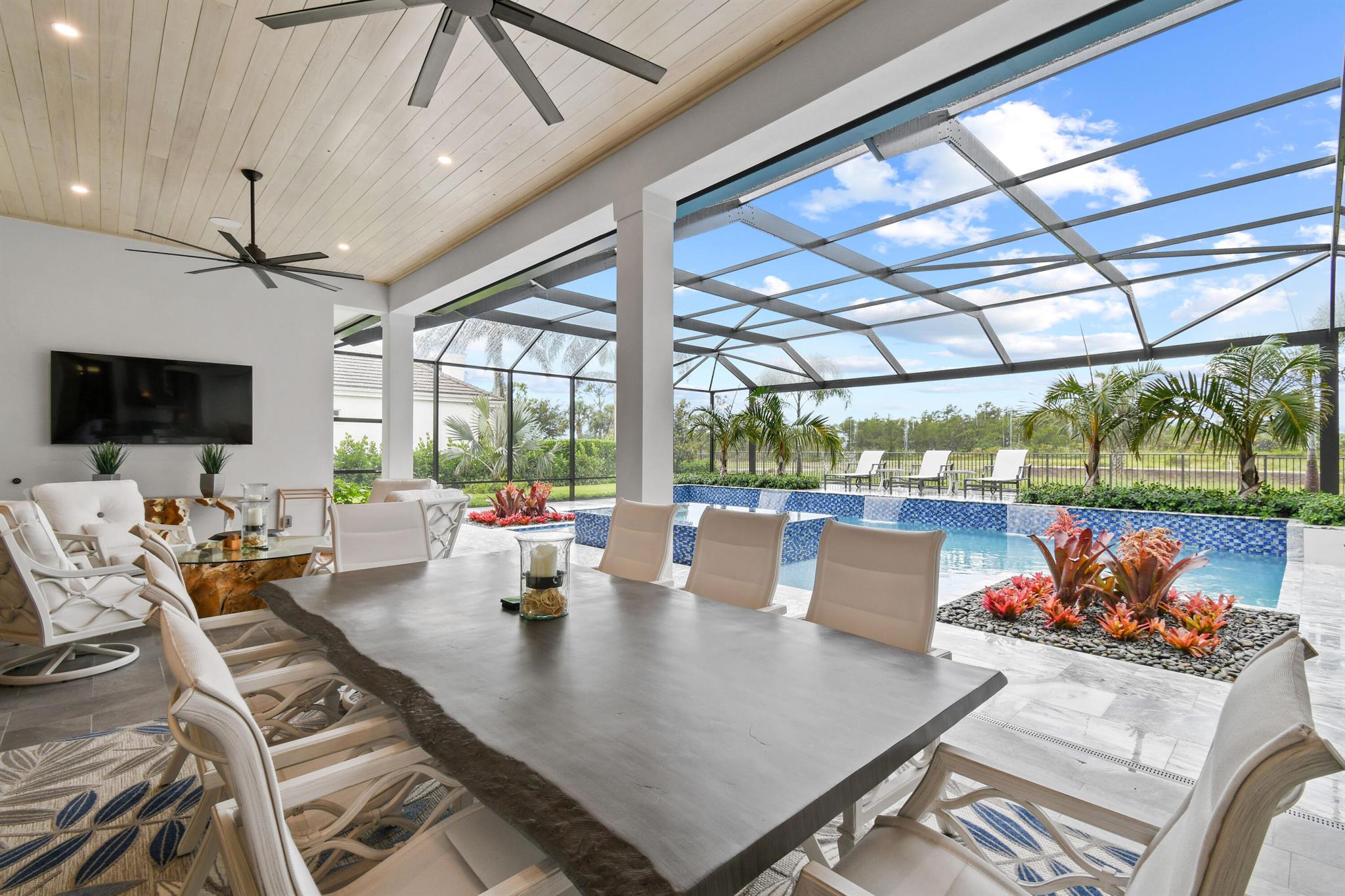 MEDALIST VILLAGE & REPLAT - Residential