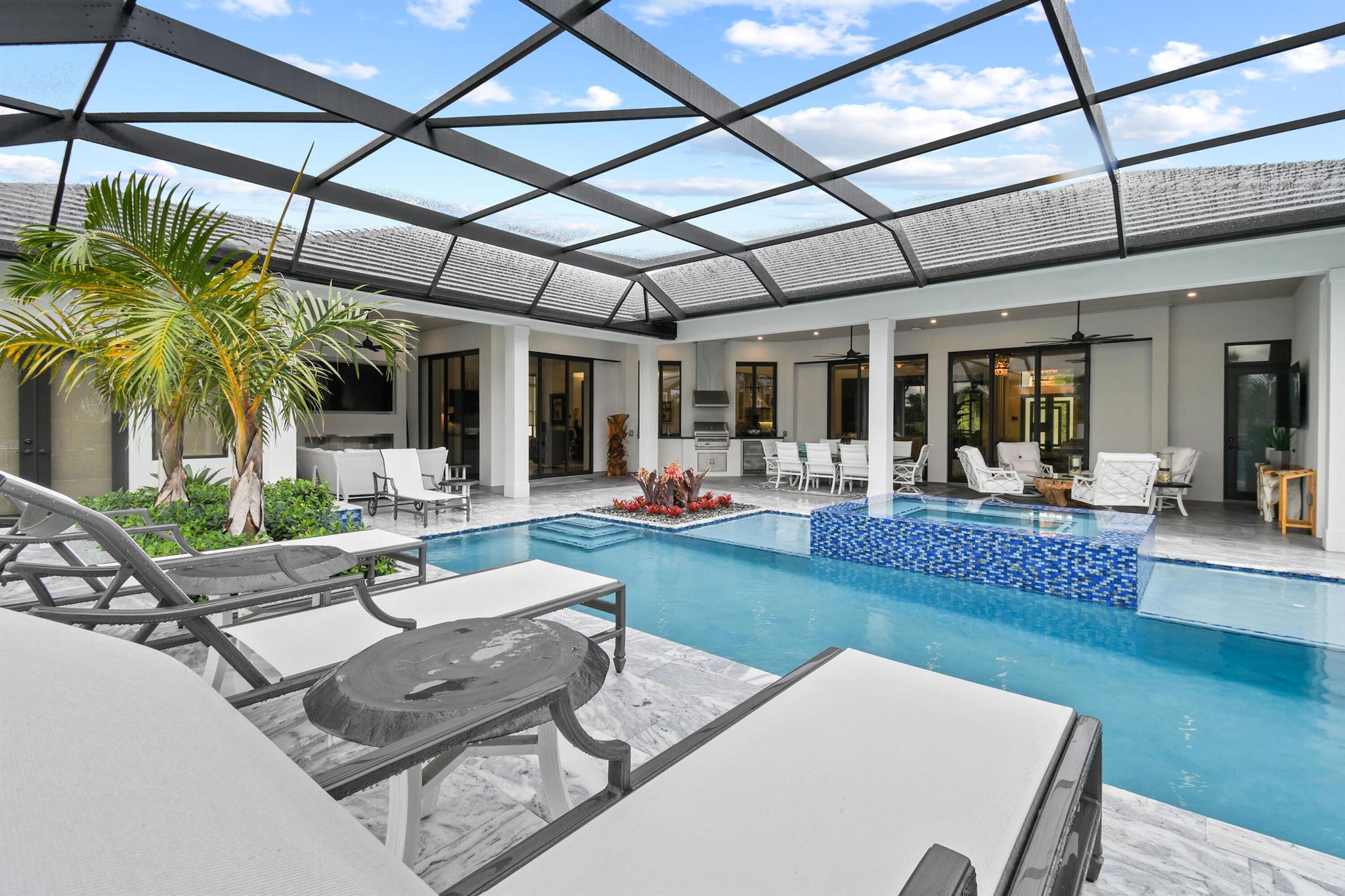 MEDALIST VILLAGE & REPLAT - Residential