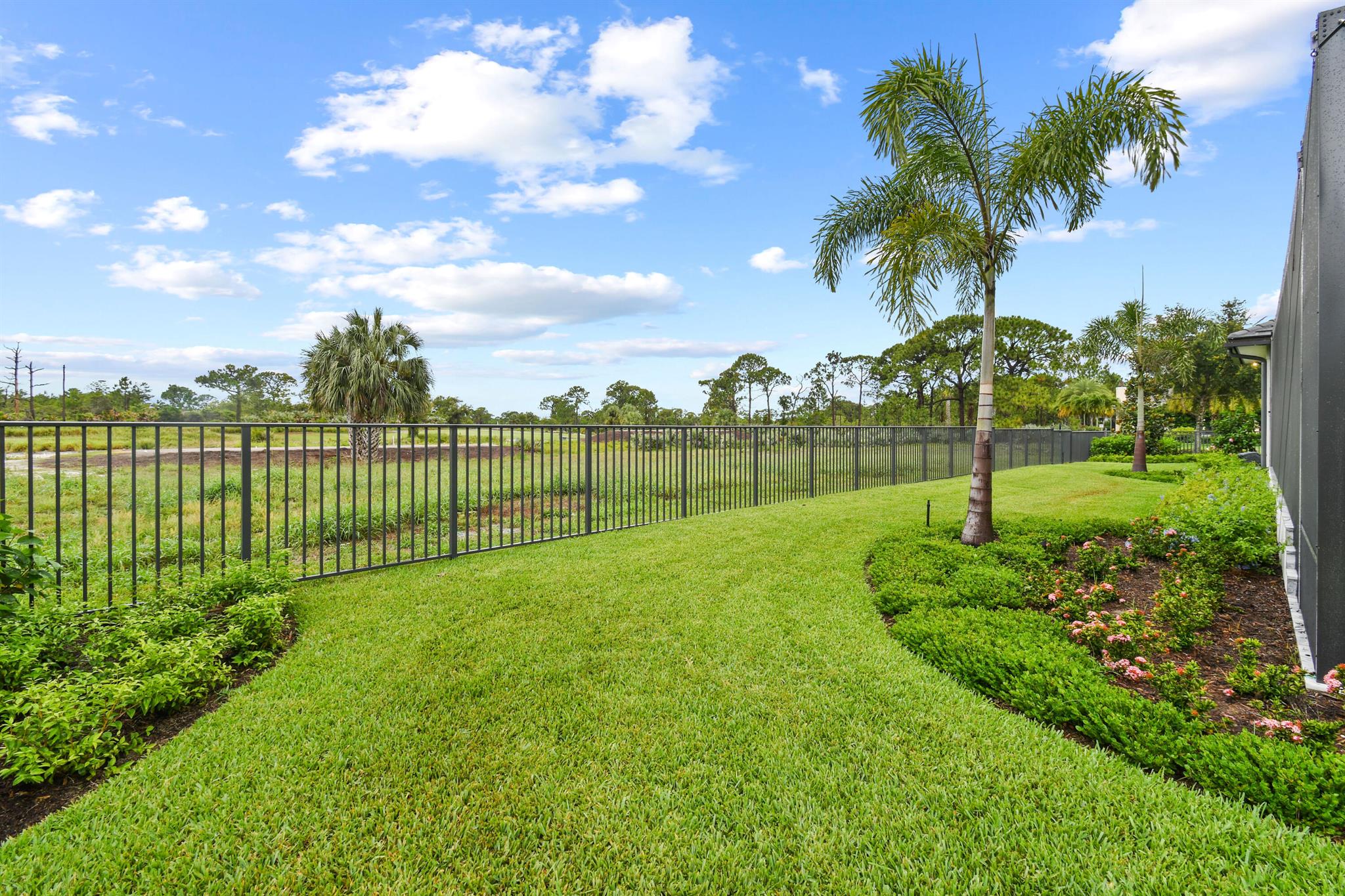 MEDALIST VILLAGE & REPLAT - Residential