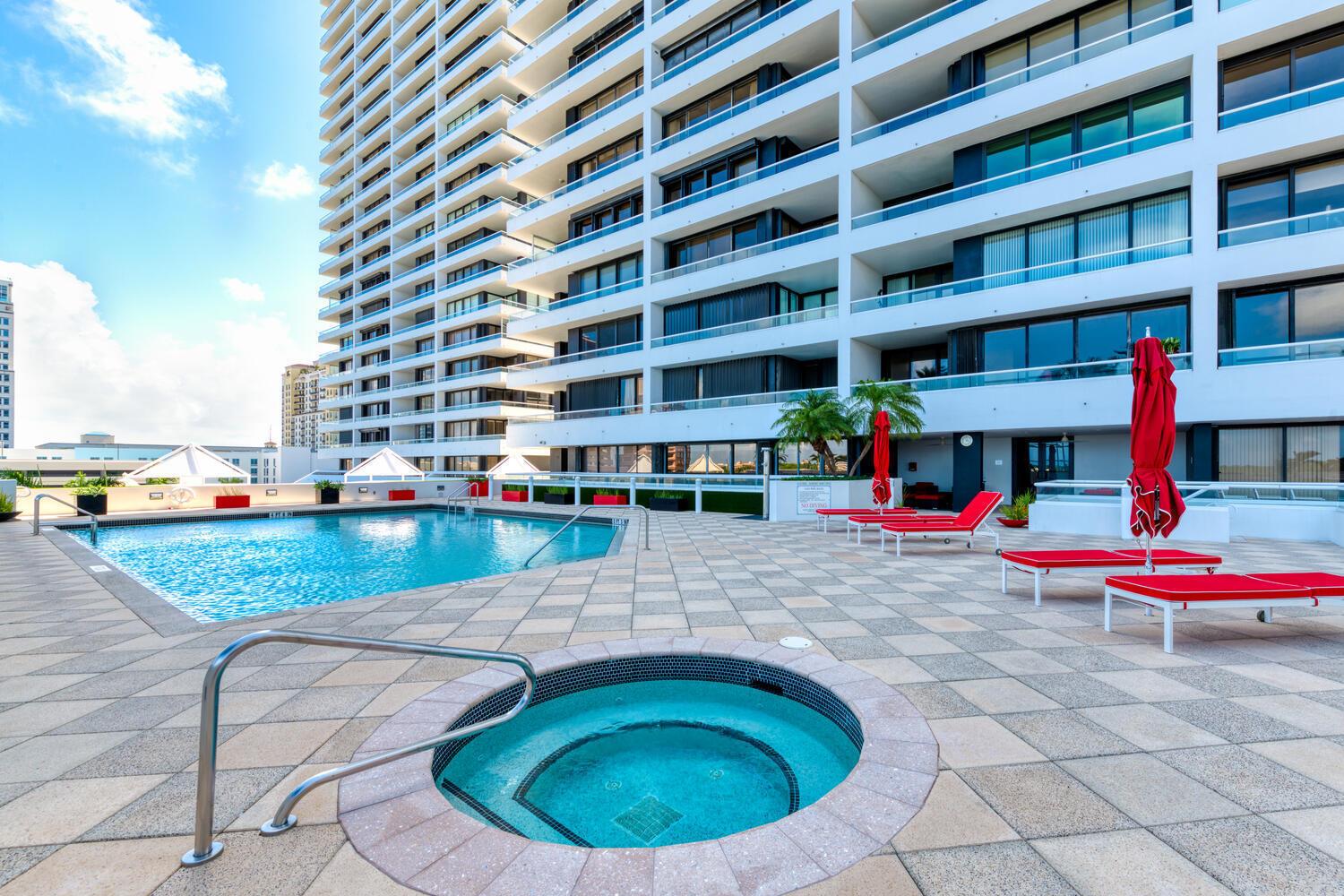 PLAZA OF THE PALM BEACHES - Residential