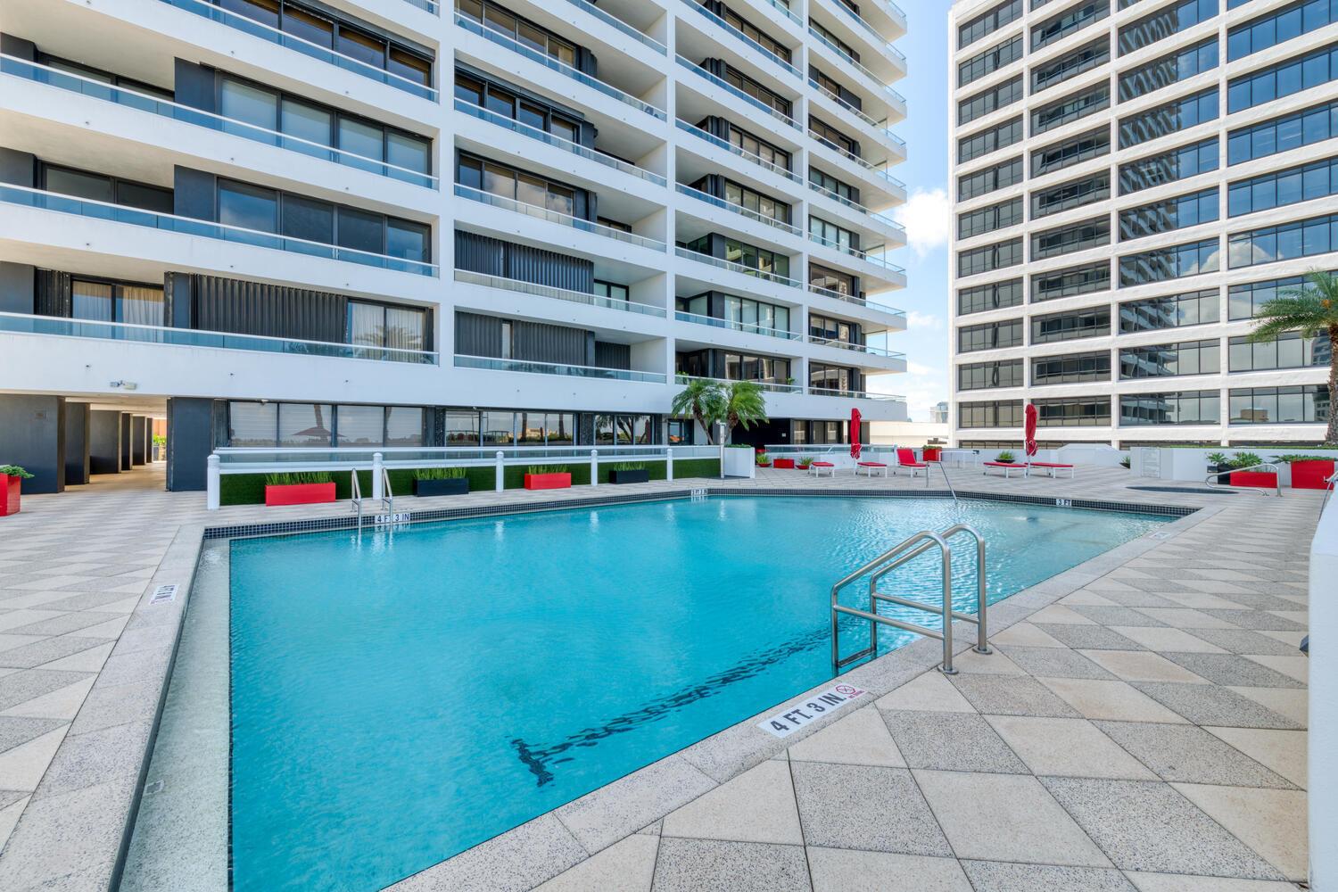 PLAZA OF THE PALM BEACHES - Residential