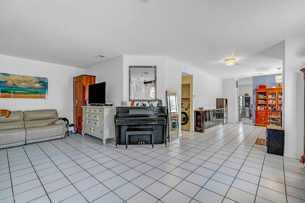 Photo of 6807 Via Regina #1, Boca Raton, FL 33433 (MLS # R11084527)