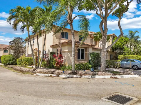 6807 Via Regina Unit 1, Boca Raton, FL MLS: R11084527