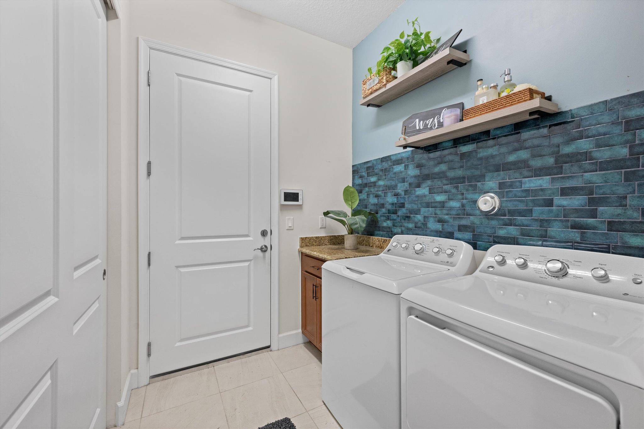 HAMMOCKS OF WESTLAKE PHAS - Residential