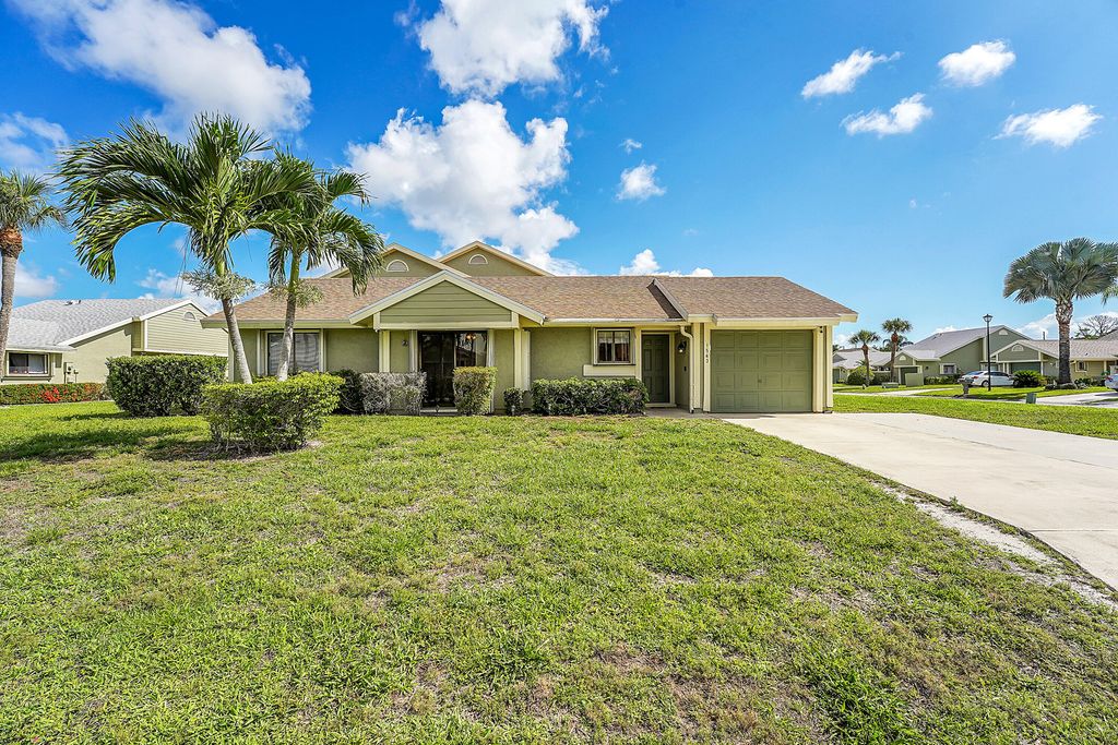 Photo of 1543 SE Dewberry Court, Port Saint Lucie, FL 34952 (MLS # R10989657)