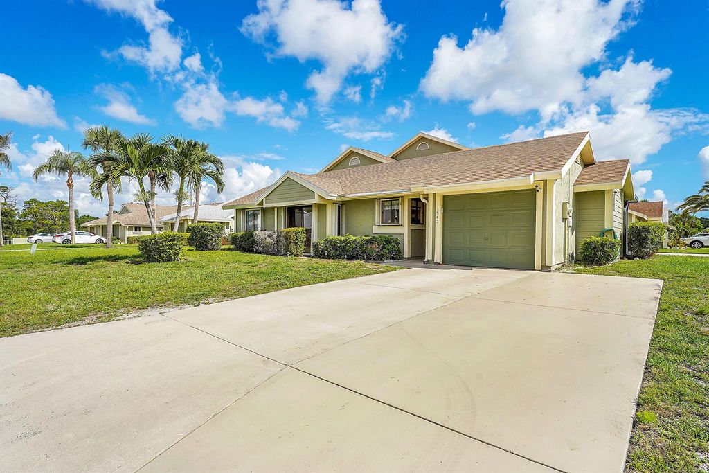 Photo of 1543 SE Dewberry Court, Port Saint Lucie, FL 34952 (MLS # R10989657)