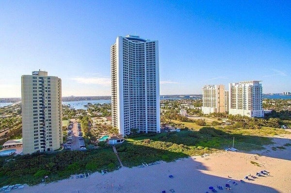3000 N OCEAN DR APT 33B, RIVIERA BEACH, FL 33404 - Image cd0bee79097548bb210bc073d276a582/1105967942